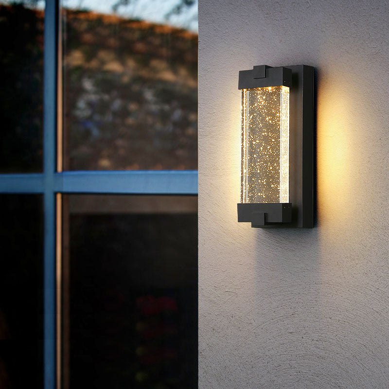 LÁMPARA DE PARED EXTERIOR DECORATIVA LED 11W, IP44, EMITE 665LM, TONALIDAD 3000K, 110-240V.