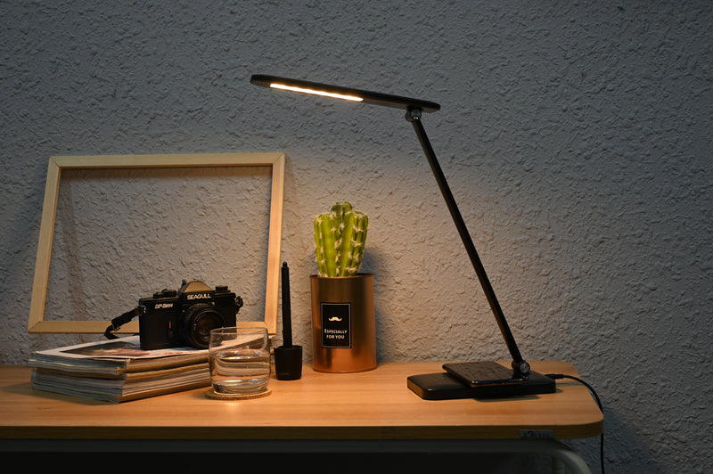 LÁMPARA DE MESA DECORATIVA DE ESCRITORIO LED 5W, INTERRUPTOR TACTIL CCT 30K, 40K,60K 110-240V, ACABADO NEGRO.