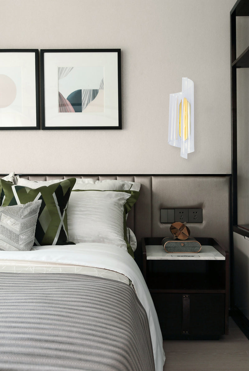 LÁMPARA DE PARED DECORATIVA LED 5W, TONALIDAD DE 3000K, 110-240V,50-60HZ, GRADO DE PROTECCION IP20, ACABADO DORADO.