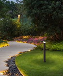 LÁMPARA BOLARDO EXTERIOR DECORATIVO 1XGU10 - 10W MAX, 110-240V, 50-60HZ, GRADO DE PROTECCION IP54, ACABADO NEGRO.