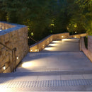 LÁMPARA DE PARED EXTERIOR DECORATIVA 3W, EMITE 150LM, TONALIDAD DE 3000K, 100-240V, 50-60HZ, ACABADO NEGRO.