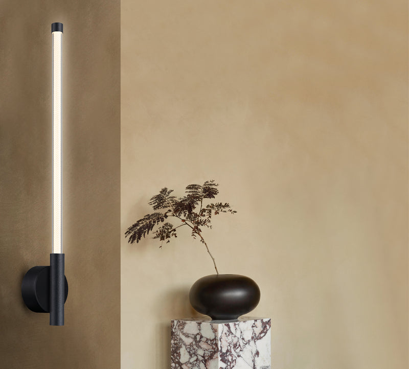 LÁMPARA DE PARED DECORATIVA MODERNA LED 7W, TONALIDAD DE 3000K, 100-240V, 50-60HZ, GRADO DE PROTECCION IP20, ACABADO NEGRO + ACRILICO.