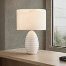 LÁMPARA DE MESA DECORATIVA 1XE27-60W,110-240V, GRADO DE PROTECCION IP20, ACABADO BLANCO.