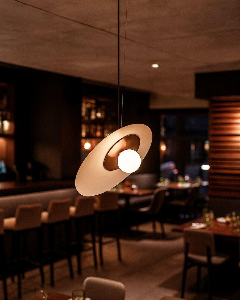 LÁMPARA COLGANTE DECORATIVA CON LUZ LED 25W/12W ACABADO GOLDEN / METAL ACRÍLICO