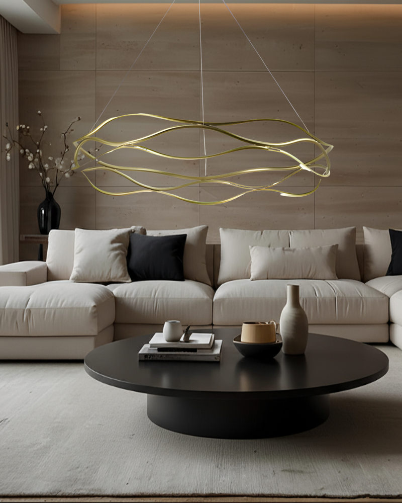 LÁMPARA DE TECHO COLGANTE DECORATIVA LED 83W, TONALIDAD 3000K, 100-240V, 50-60HZ, IP20, ACABADO DORADO.