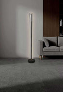 LÁMPARA DE PIE DECORATIVA LED 21W, TONALIDAD 3000K, 110-240V, 50-60HZ, GRADO DE PROTECCION IP20, ACABADO NEGRO + DORADO.