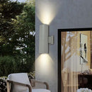 LÁMPARA DE PARED EXTERIOR DECORATIVA ILUMINACION UP&DOWN 2XE27- 100W - PAR38, 100-240V, 50-60HZ , GRADO DE PROTECCION IP54, ACABADO GRIS.