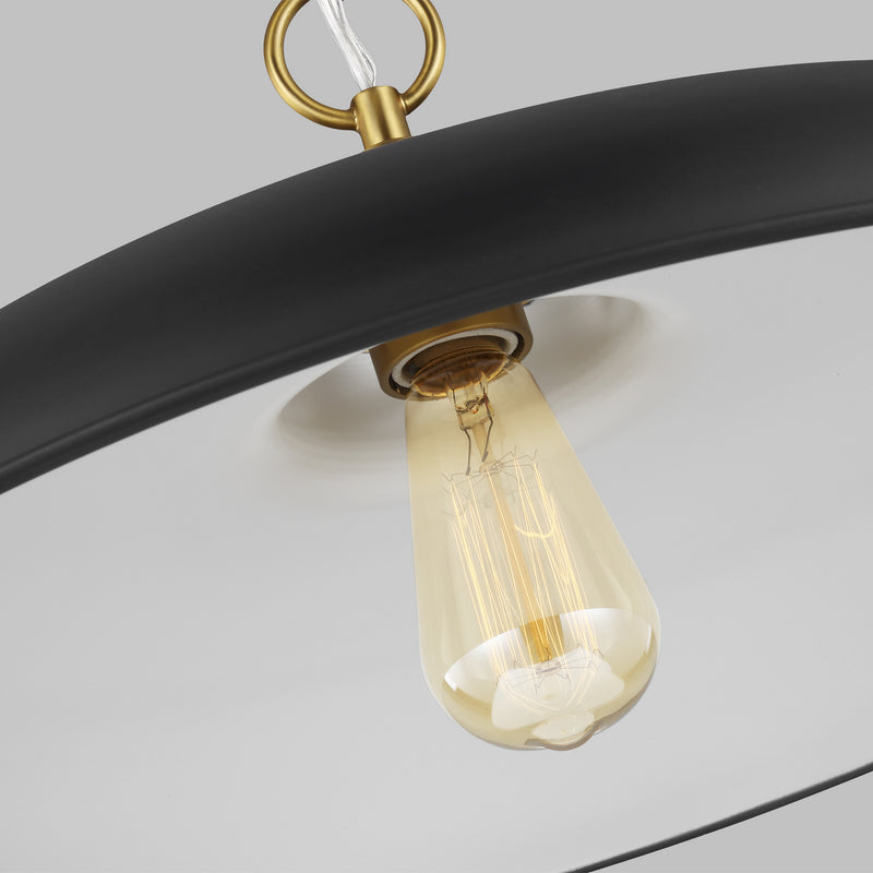 One Light Pendant<br /><span style="color:#4AB0CE;">Entrega: 4-10 dias en USA</span><br /><span style="color:#4AB0CE;font-size:60%;">PREGUNTE POR ENTREGA EN PANAMA</span><br />Collection: Wellfleet<br />Finish: Midnight Black and Burnished Brass