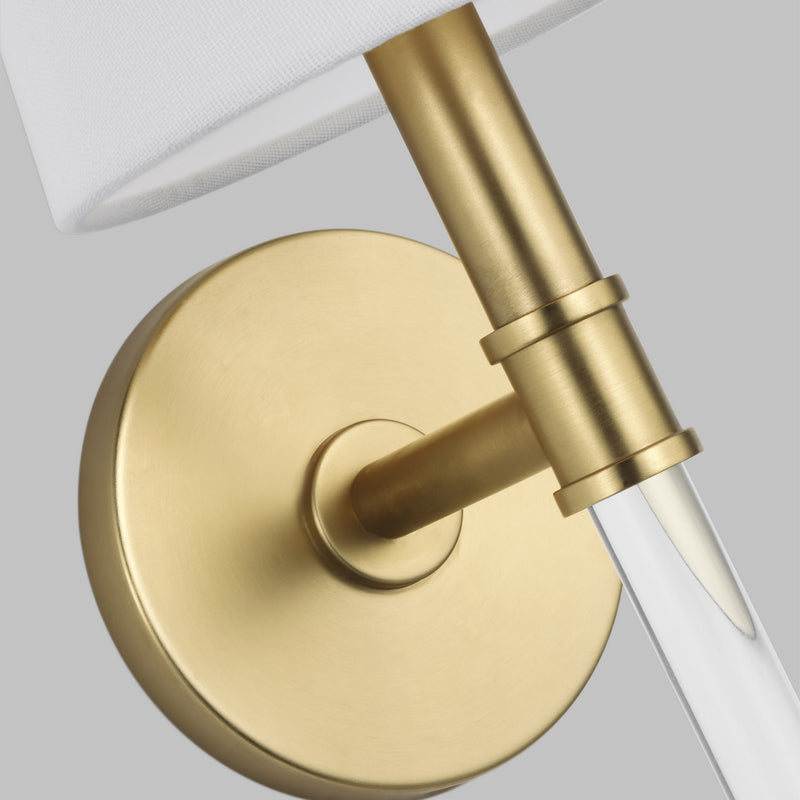 One Light Wall Sconce<br /><span style="color:#4AB0CE;">Entrega: 4-10 dias en USA</span><br /><span style="color:#4AB0CE;font-size:60%;">PREGUNTE POR ENTREGA EN PANAMA</span><br />Collection: Hanover<br />Finish: Burnished Brass