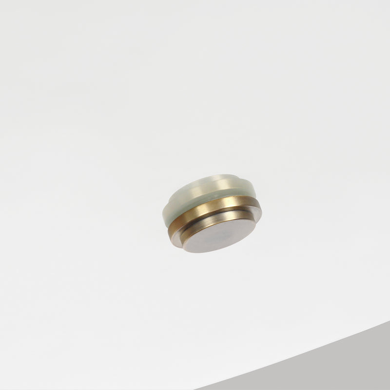 One Light Pendant<br /><span style="color:#4AB0CE;">Entrega: 4-10 dias en USA</span><br /><span style="color:#4AB0CE;font-size:60%;">PREGUNTE POR ENTREGA EN PANAMA</span><br />Collection: Katie<br />Finish: Time Worn Brass