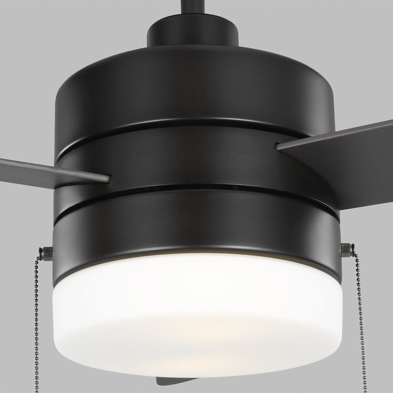 52" Ceiling Fan<br /><span style="color:#4AB0CE;">Entrega: 4-10 dias en USA</span><br /><span style="color:#4AB0CE;font-size:60%;">PREGUNTE POR ENTREGA EN PANAMA</span><br />Collection: Syrus<br />Finish: Oil Rubbed Bronze