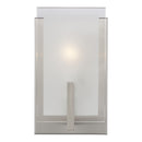 One Light Wall / Bath Sconce<br /><span style="color:#4AB0CE;">Entrega: 4-10 dias en USA</span><br /><span style="color:#4AB0CE;font-size:60%;">PREGUNTE POR ENTREGA EN PANAMA</span><br />Collection: Syll<br />Finish: Brushed Nickel
