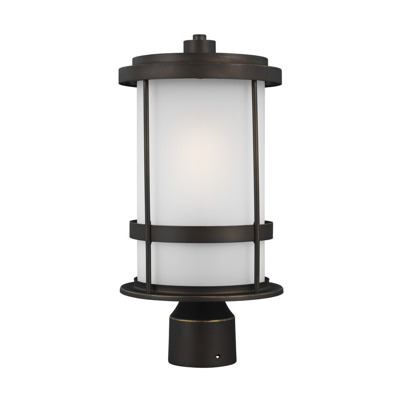 One Light Outdoor Post Lantern<br /><span style="color:#4AB0CE;">Entrega: 19-20 semanas en USA</span><br /><span style="color:#4AB0CE;font-size:60%;">PREGUNTE POR ENTREGA EN PANAMA</span><br />Collection: Wilburn<br />Finish: Antique Bronze