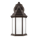 One Light Outdoor Wall Lantern<br /><span style="color:#4AB0CE;">Entrega: 2-3 semanas en USA</span><br /><span style="color:#4AB0CE;font-size:60%;">PREGUNTE POR ENTREGA EN PANAMA</span><br />Collection: Sevier<br />Finish: Antique Bronze