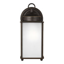 One Light Outdoor Wall Lantern<br /><span style="color:#4AB0CE;">Entrega: 4-10 dias en USA</span><br /><span style="color:#4AB0CE;font-size:60%;">PREGUNTE POR ENTREGA EN PANAMA</span><br />Collection: New Castle<br />Finish: Antique Bronze
