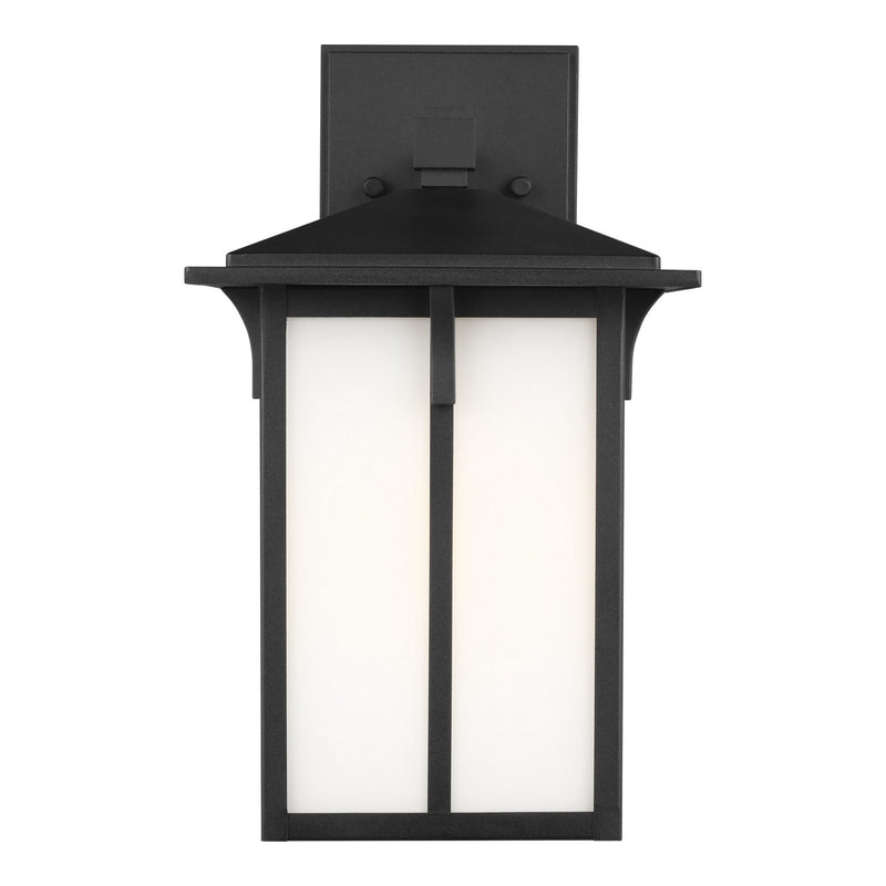 One Light Outdoor Wall Lantern<br /><span style="color:#4AB0CE;">Entrega: 4-10 dias en USA</span><br /><span style="color:#4AB0CE;font-size:60%;">PREGUNTE POR ENTREGA EN PANAMA</span><br />Collection: Tomek<br />Finish: Black