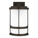 One Light Outdoor Wall Lantern<br /><span style="color:#4AB0CE;">Entrega: 4-10 dias en USA</span><br /><span style="color:#4AB0CE;font-size:60%;">PREGUNTE POR ENTREGA EN PANAMA</span><br />Collection: Wilburn<br />Finish: Antique Bronze