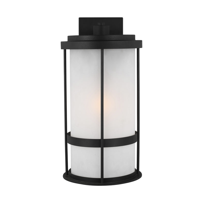 One Light Outdoor Wall Lantern<br /><span style="color:#4AB0CE;">Entrega: 4-10 dias en USA</span><br /><span style="color:#4AB0CE;font-size:60%;">PREGUNTE POR ENTREGA EN PANAMA</span><br />Collection: Wilburn<br />Finish: Black