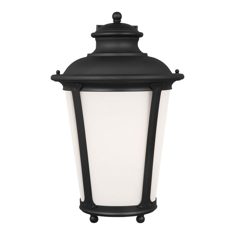 One Light Outdoor Wall Lantern<br /><span style="color:#4AB0CE;">Entrega: 4-10 dias en USA</span><br /><span style="color:#4AB0CE;font-size:60%;">PREGUNTE POR ENTREGA EN PANAMA</span><br />Collection: Cape May<br />Finish: Black