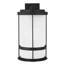One Light Outdoor Wall Lantern<br /><span style="color:#4AB0CE;">Entrega: 4-10 dias en USA</span><br /><span style="color:#4AB0CE;font-size:60%;">PREGUNTE POR ENTREGA EN PANAMA</span><br />Collection: Wilburn<br />Finish: Black