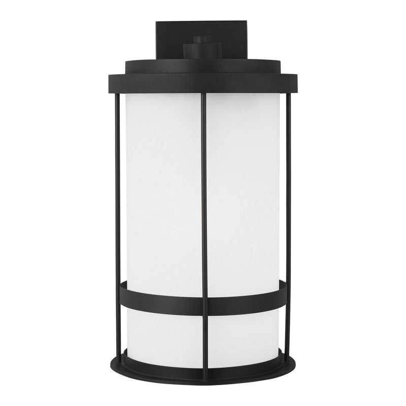One Light Outdoor Wall Lantern<br /><span style="color:#4AB0CE;">Entrega: 4-10 dias en USA</span><br /><span style="color:#4AB0CE;font-size:60%;">PREGUNTE POR ENTREGA EN PANAMA</span><br />Collection: Wilburn<br />Finish: Black