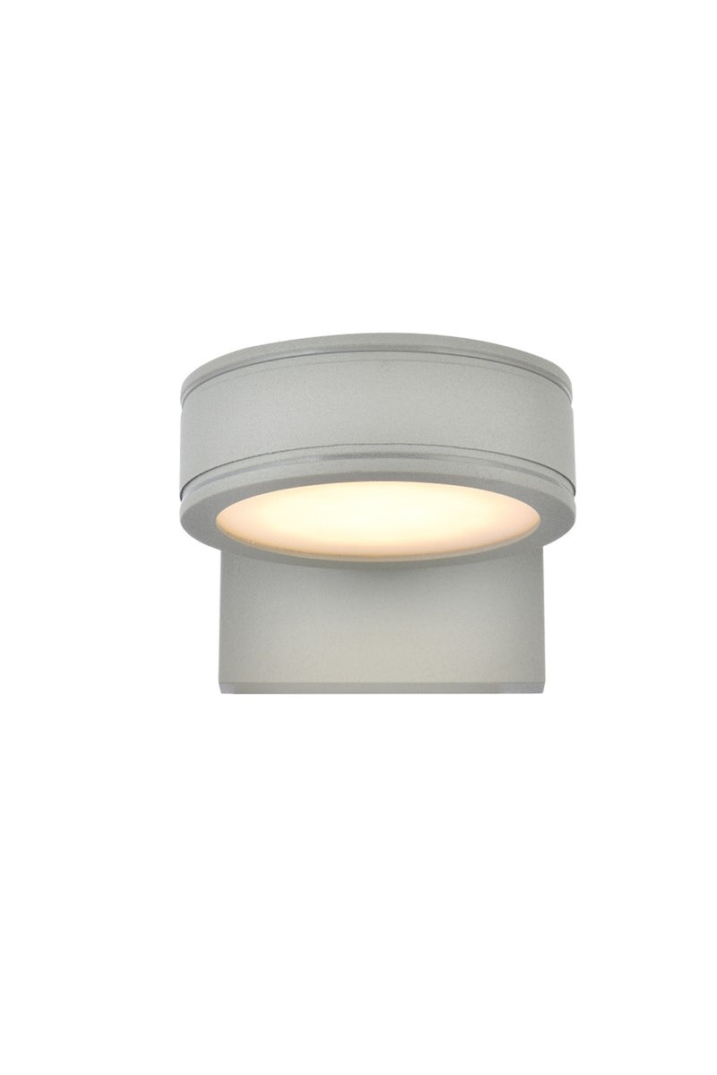 LED Outdoor Wall Lamp<br /><span style="color:#4AB0CE;">Entrega: 4-10 dias en USA</span><br /><span style="color:#4AB0CE;font-size:60%;">PREGUNTE POR ENTREGA EN PANAMA</span><br />Collection: Raine<br />Finish: Silver
