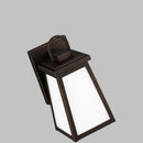 One Light Outdoor Wall Lantern<br /><span style="color:#4AB0CE;">Entrega: 3-4 semanas en USA</span><br /><span style="color:#4AB0CE;font-size:60%;">PREGUNTE POR ENTREGA EN PANAMA</span><br />Collection: Founders<br />Finish: Antique Bronze