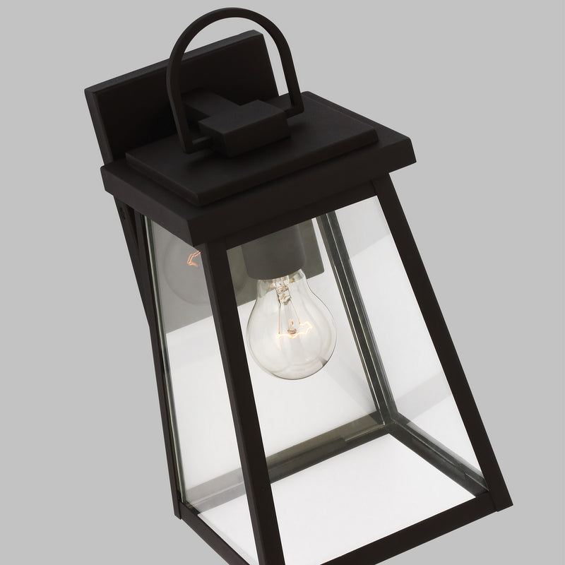 One Light Outdoor Wall Lantern<br /><span style="color:#4AB0CE;">Entrega: 4-10 dias en USA</span><br /><span style="color:#4AB0CE;font-size:60%;">PREGUNTE POR ENTREGA EN PANAMA</span><br />Collection: Founders<br />Finish: Black