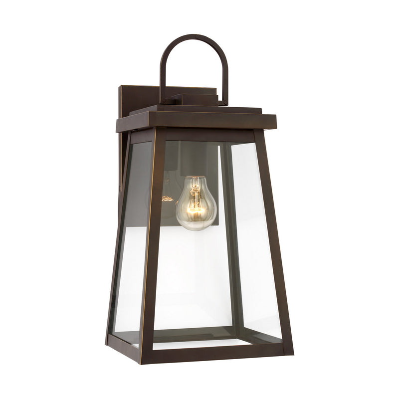 One Light Outdoor Wall Lantern<br /><span style="color:#4AB0CE;">Entrega: 4-10 dias en USA</span><br /><span style="color:#4AB0CE;font-size:60%;">PREGUNTE POR ENTREGA EN PANAMA</span><br />Collection: Founders<br />Finish: Antique Bronze