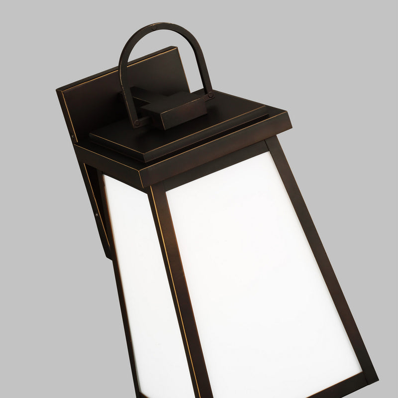 One Light Outdoor Wall Lantern<br /><span style="color:#4AB0CE;">Entrega: 4-10 dias en USA</span><br /><span style="color:#4AB0CE;font-size:60%;">PREGUNTE POR ENTREGA EN PANAMA</span><br />Collection: Founders<br />Finish: Antique Bronze