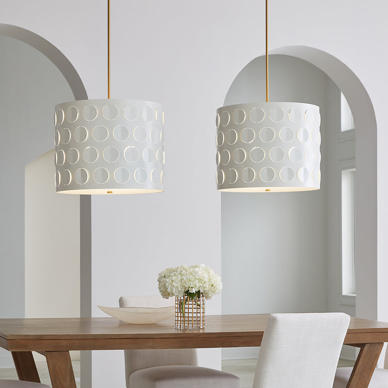 Three Light Pendant<br /><span style="color:#4AB0CE;">Entrega: 4-10 dias en USA</span><br /><span style="color:#4AB0CE;font-size:60%;">PREGUNTE POR ENTREGA EN PANAMA</span><br />Collection: Dottie<br />Finish: Burnished Brass