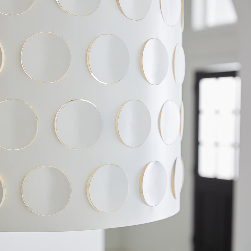 Three Light Pendant<br /><span style="color:#4AB0CE;">Entrega: 4-10 dias en USA</span><br /><span style="color:#4AB0CE;font-size:60%;">PREGUNTE POR ENTREGA EN PANAMA</span><br />Collection: Dottie<br />Finish: Burnished Brass