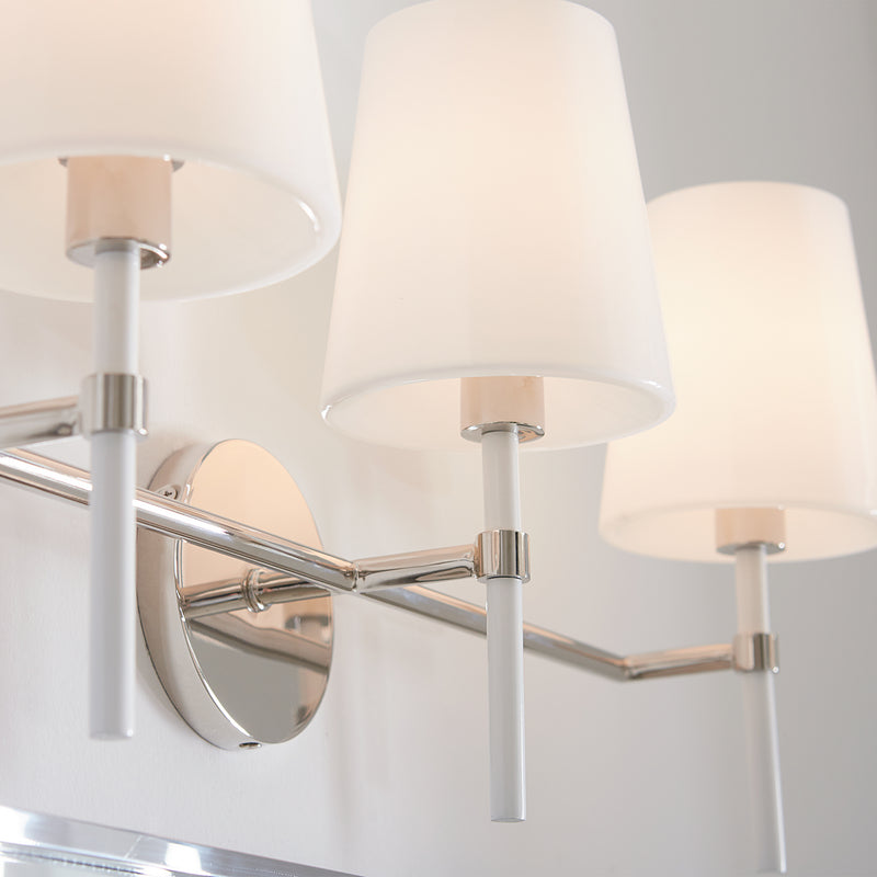 Three Light Vanity<br /><span style="color:#4AB0CE;">Entrega: 4-10 dias en USA</span><br /><span style="color:#4AB0CE;font-size:60%;">PREGUNTE POR ENTREGA EN PANAMA</span><br />Collection: Monroe<br />Finish: Polished Nickel