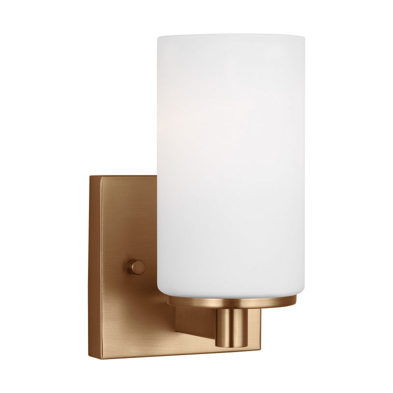 One Light Wall / Bath Sconce<br /><span style="color:#4AB0CE;">Entrega: 9-10 semanas en USA</span><br /><span style="color:#4AB0CE;font-size:60%;">PREGUNTE POR ENTREGA EN PANAMA</span><br />Collection: Hettinger<br />Finish: Satin Brass