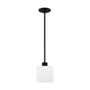 One Light Mini-Pendant<br /><span style="color:#4AB0CE;">Entrega: 4-10 dias en USA</span><br /><span style="color:#4AB0CE;font-size:60%;">PREGUNTE POR ENTREGA EN PANAMA</span><br />Collection: Canfield<br />Finish: Midnight Black