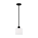 One Light Mini-Pendant<br /><span style="color:#4AB0CE;">Entrega: 4-10 dias en USA</span><br /><span style="color:#4AB0CE;font-size:60%;">PREGUNTE POR ENTREGA EN PANAMA</span><br />Collection: Canfield<br />Finish: Midnight Black