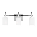 Three Light Bath Vanity<br /><span style="color:#4AB0CE;">Entrega: 4-10 dias en USA</span><br /><span style="color:#4AB0CE;font-size:60%;">PREGUNTE POR ENTREGA EN PANAMA</span><br />Collection: Oak Moore<br />Finish: Chrome