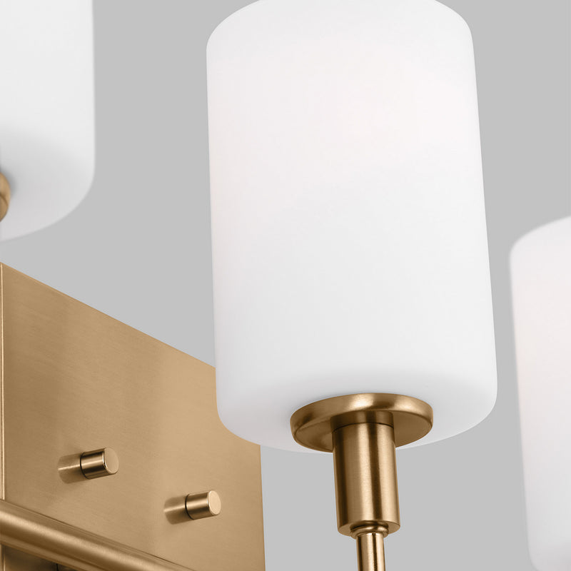 Three Light Bath Vanity<br /><span style="color:#4AB0CE;">Entrega: 4-10 dias en USA</span><br /><span style="color:#4AB0CE;font-size:60%;">PREGUNTE POR ENTREGA EN PANAMA</span><br />Collection: Oak Moore<br />Finish: Satin Brass