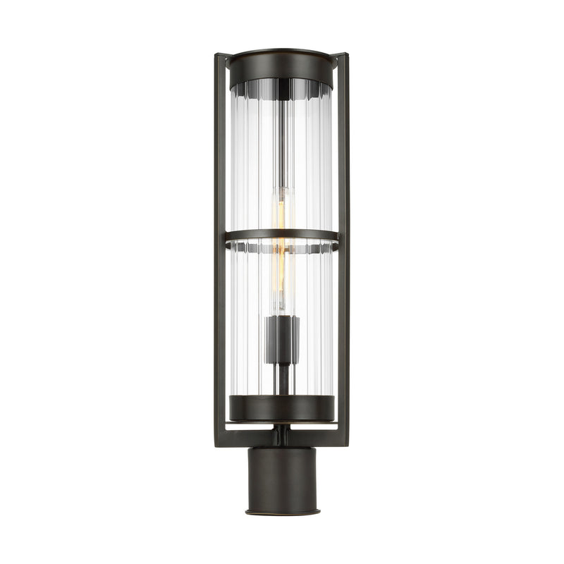 One Light Outdoor Post Lantern<br /><span style="color:#4AB0CE;">Entrega: 4-10 dias en USA</span><br /><span style="color:#4AB0CE;font-size:60%;">PREGUNTE POR ENTREGA EN PANAMA</span><br />Collection: Alcona<br />Finish: Antique Bronze