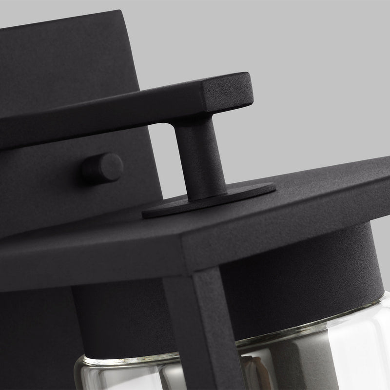 One Light Outdoor Wall Lantern<br /><span style="color:#4AB0CE;">Entrega: 4-10 dias en USA</span><br /><span style="color:#4AB0CE;font-size:60%;">PREGUNTE POR ENTREGA EN PANAMA</span><br />Collection: Vado<br />Finish: Black