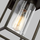 One Light Outdoor Wall Lantern<br /><span style="color:#4AB0CE;">Entrega: 4-10 dias en USA</span><br /><span style="color:#4AB0CE;font-size:60%;">PREGUNTE POR ENTREGA EN PANAMA</span><br />Collection: Vado<br />Finish: Antique Bronze