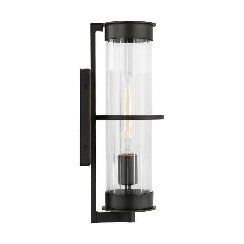 One Light Outdoor Wall Lantern<br /><span style="color:#4AB0CE;">Entrega: 4-10 dias en USA</span><br /><span style="color:#4AB0CE;font-size:60%;">PREGUNTE POR ENTREGA EN PANAMA</span><br />Collection: Alcona<br />Finish: Antique Bronze