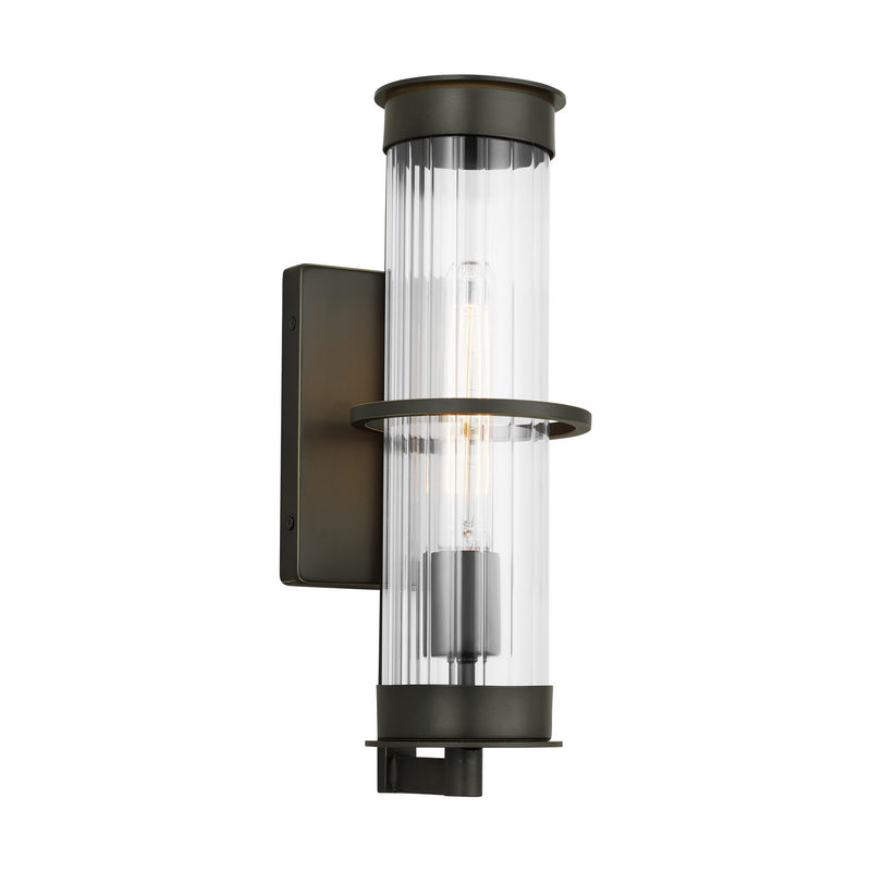 One Light Outdoor Wall Lantern<br /><span style="color:#4AB0CE;">Entrega: 11-12 semanas en USA</span><br /><span style="color:#4AB0CE;font-size:60%;">PREGUNTE POR ENTREGA EN PANAMA</span><br />Collection: Alcona<br />Finish: Antique Bronze