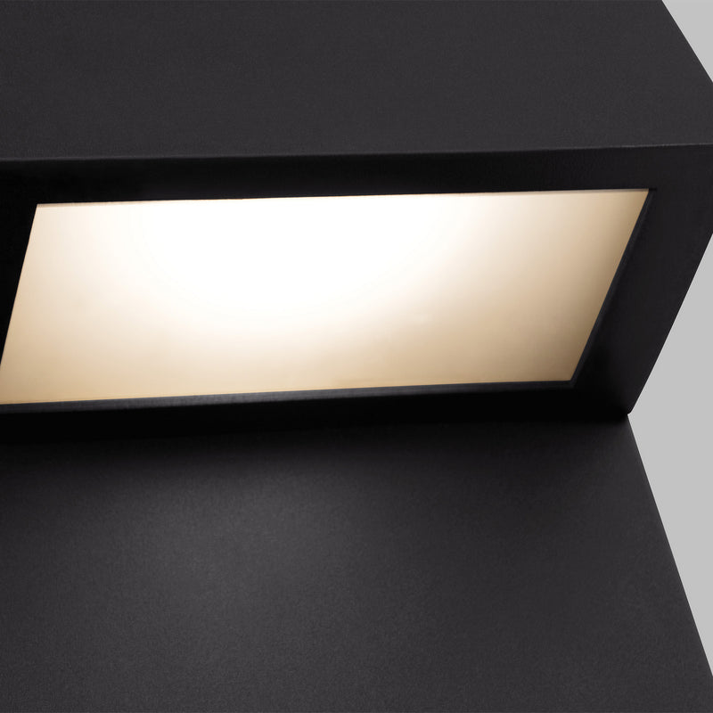 LED Outdoor Wall Lantern<br /><span style="color:#4AB0CE;">Entrega: 4-10 dias en USA</span><br /><span style="color:#4AB0CE;font-size:60%;">PREGUNTE POR ENTREGA EN PANAMA</span><br />Collection: Rocha<br />Finish: Black