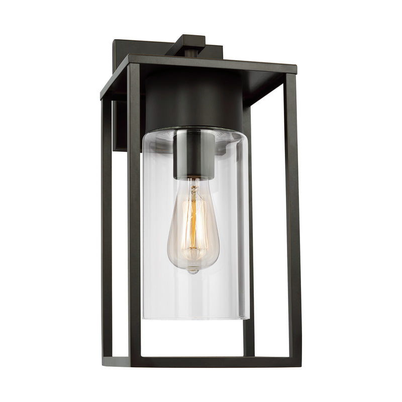 One Light Outdoor Wall Lantern<br /><span style="color:#4AB0CE;">Entrega: 4-10 dias en USA</span><br /><span style="color:#4AB0CE;font-size:60%;">PREGUNTE POR ENTREGA EN PANAMA</span><br />Collection: Vado<br />Finish: Antique Bronze