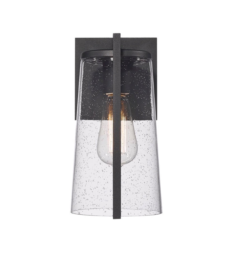 One Light Outdoor Wall Sconce<br /><span style="color:#4AB0CE;">Entrega: 4-10 dias en USA</span><br /><span style="color:#4AB0CE;font-size:60%;">PREGUNTE POR ENTREGA EN PANAMA</span><br />Collection: Portofino<br />Finish: Black