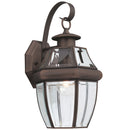 One Light Outdoor Wall Lantern<br /><span style="color:#4AB0CE;">Entrega: 4-10 dias en USA</span><br /><span style="color:#4AB0CE;font-size:60%;">PREGUNTE POR ENTREGA EN PANAMA</span><br />Collection: Lancaster<br />Finish: Antique Bronze