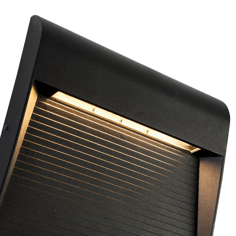 LED Exterior Wall Sconce<br /><span style="color:#4AB0CE;">Entrega: 4-10 dias en USA</span><br /><span style="color:#4AB0CE;font-size:60%;">PREGUNTE POR ENTREGA EN PANAMA</span><br />Collection: Casa<br />Finish: Black