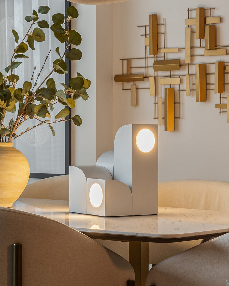 LED Table Lamp<br /><span style="color:#4AB0CE;">Entrega: 4-10 dias en USA</span><br /><span style="color:#4AB0CE;font-size:60%;">PREGUNTE POR ENTREGA EN PANAMA</span><br />Collection: Gypsum<br />Finish: White