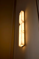 LED Wall Sconce<br /><span style="color:#4AB0CE;">Entrega: 6-7 semanas en USA</span><br /><span style="color:#4AB0CE;font-size:60%;">PREGUNTE POR ENTREGA EN PANAMA</span><br />Collection: Alune<br />Finish: Lacquered Brass